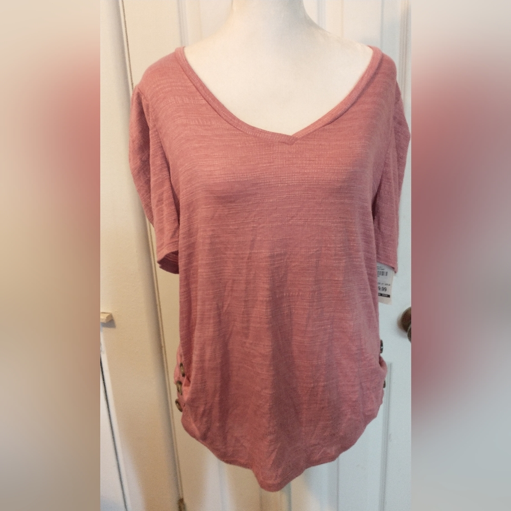 NWT Retrology women's medium short sleeve shirt in Berry Cream